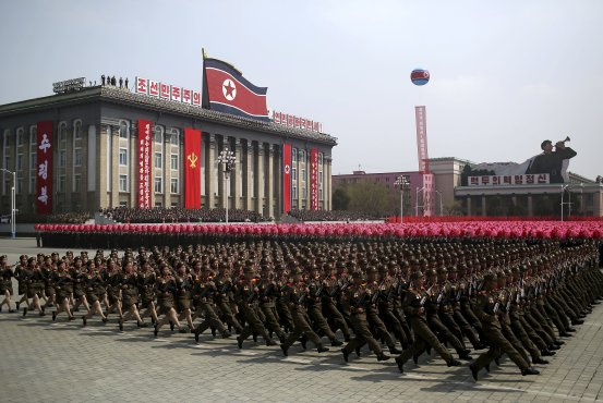 朝鲜在2017年3月进行的一次阅兵。 