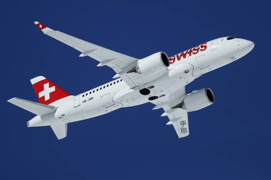 瑞士国际航空正在其短程航线，包括靠近金融区的日内瓦-伦敦城市机场航线，使用庞巴迪C系列。该航空公司称，C系列客机比庞巴迪预计的还要省油4%，而且很可靠，几乎没有因故取消过飞行。