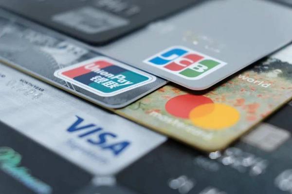 信用卡逾期后帮你“协商分期”？小心风险！